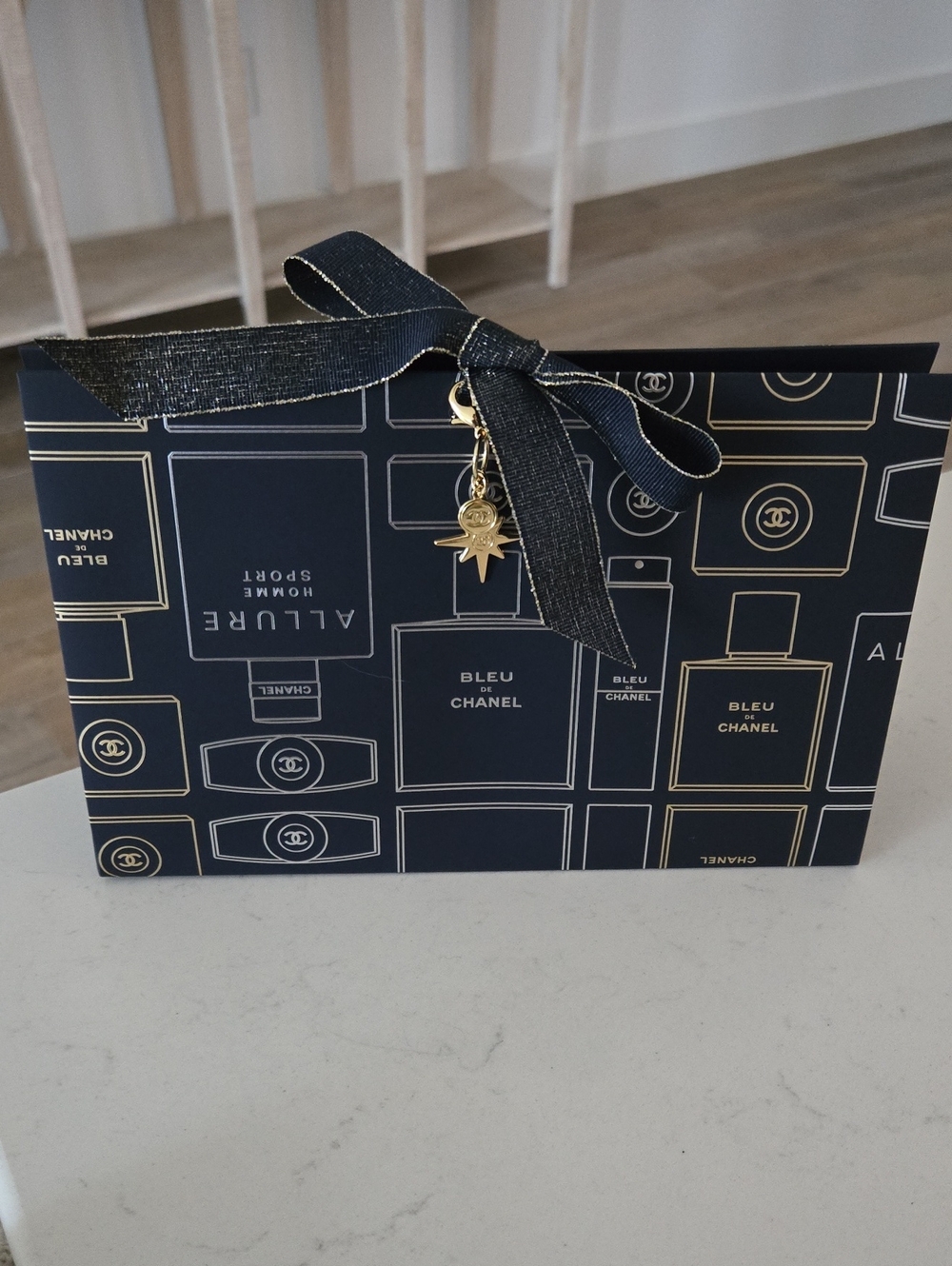 New CHANEL Gift Bag  Pouch Navy and Gold & CHANEL STAR CHARM